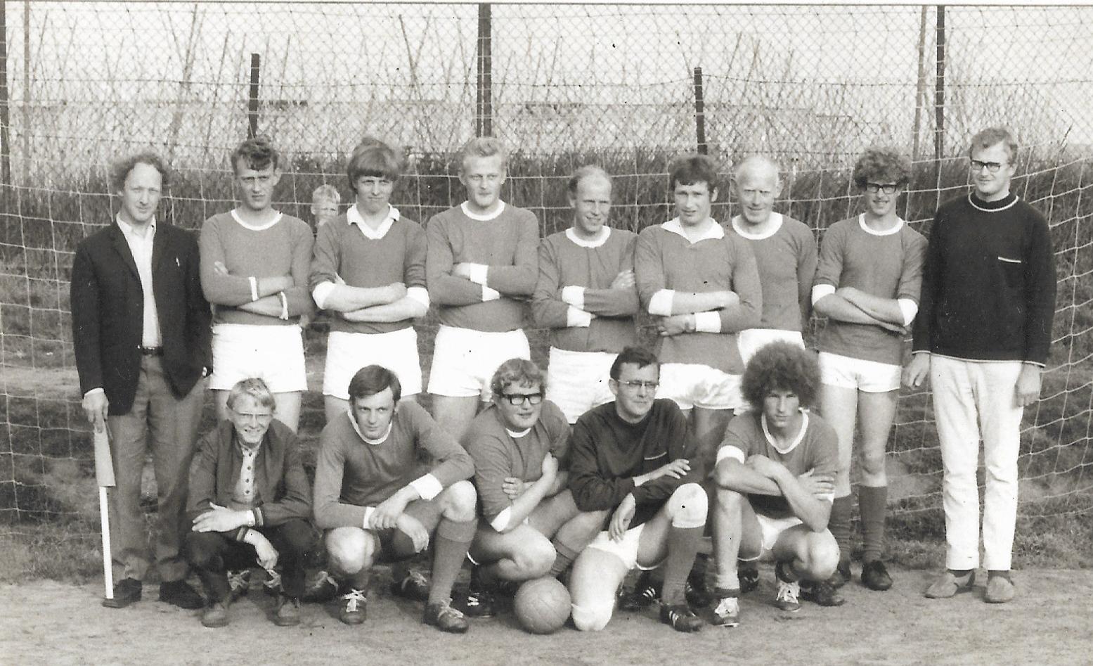 Fa De Vries bedrijfsvoetbal 1971