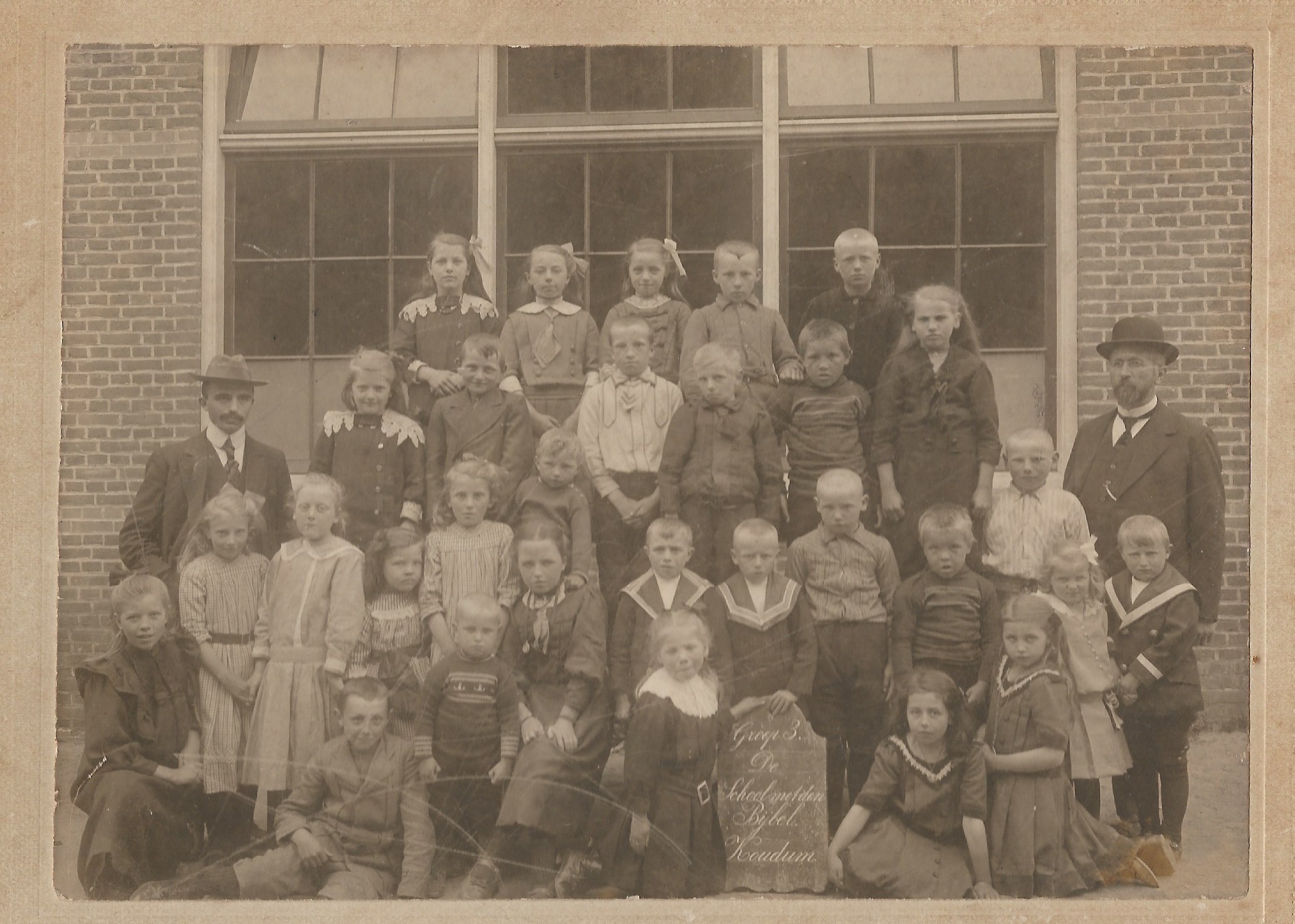 Chr. school Koudum ca 1910 groep 3